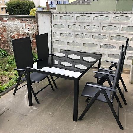 Charmante Gartenwohnung Mit Privatem Grossen Garten كولونيا المظهر الخارجي الصورة
