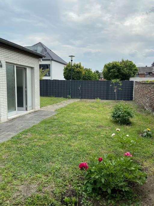Charmante Gartenwohnung Mit Privatem Grossen Garten كولونيا المظهر الخارجي الصورة