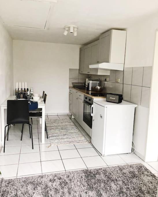 Charmante Gartenwohnung Mit Privatem Grossen Garten كولونيا المظهر الخارجي الصورة